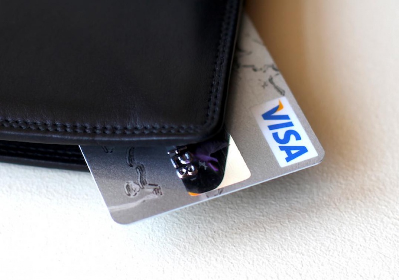 Полицейские раскрыли кражу денежных средств с банковской карты